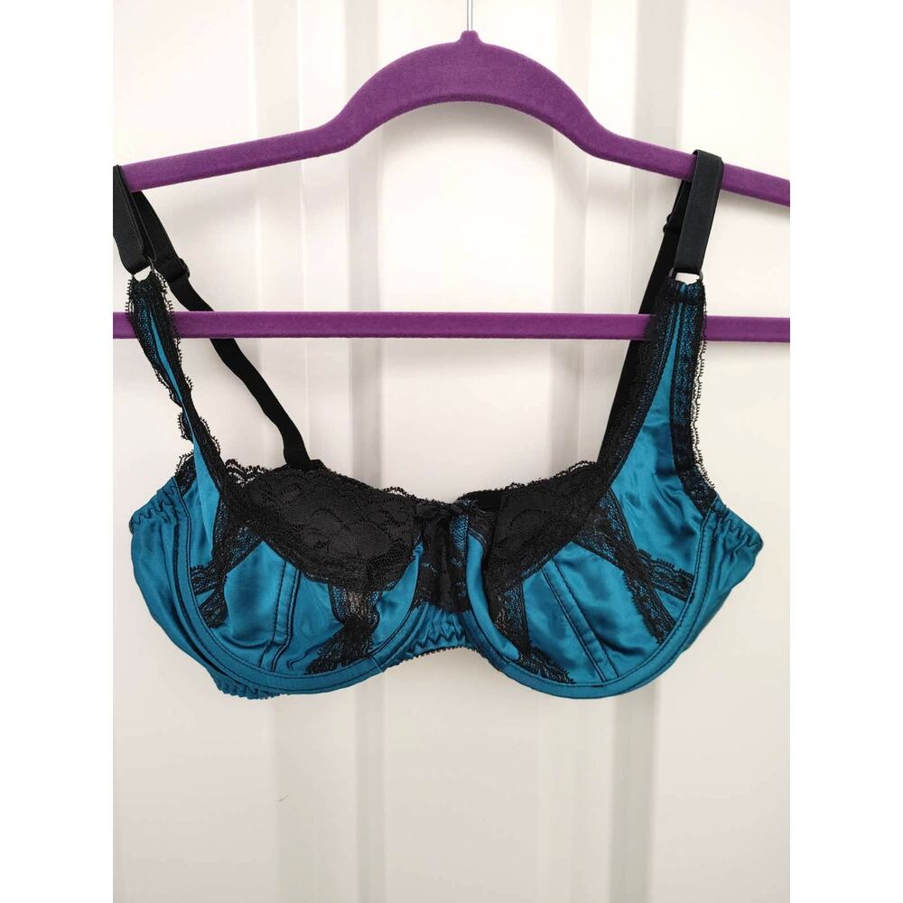 Vintage Fredericks of Hollywood Bra Satin Lace Underwire Sz 34